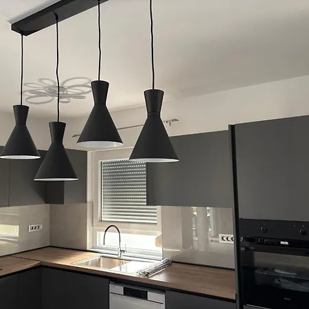 Apartament Modern With Private Garden In