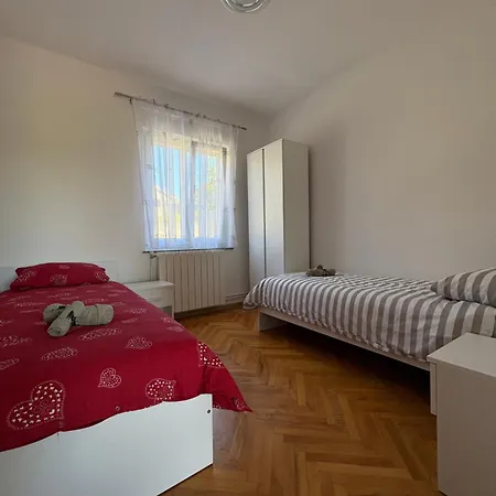 Appartamento Modern With Private Garden In Pola