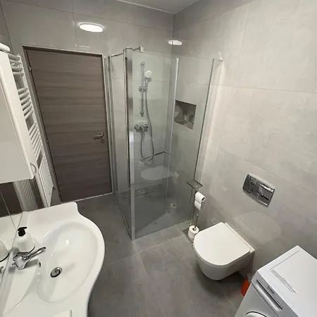 Apartament Modern With Private Garden In Pula