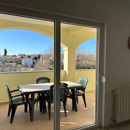 Appartamento Modern With Private Garden In